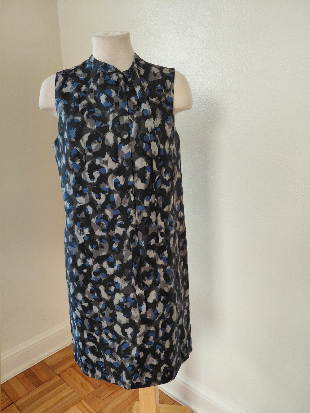 THEORY-Women's Sleeveless Blue and Black Printed Shift Dress Sz 6  Formal